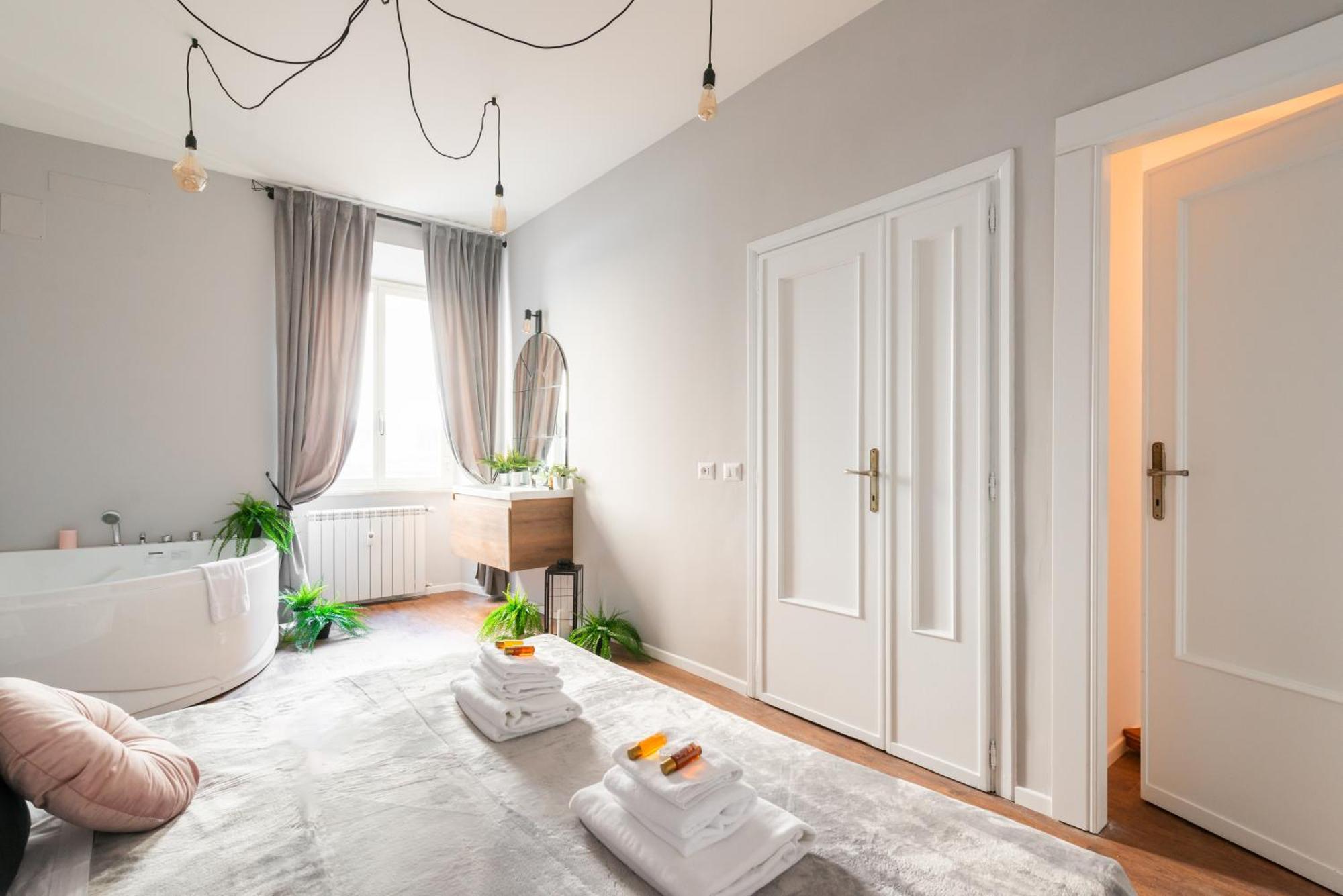 Jacuzzi Termini Apartment Rome
